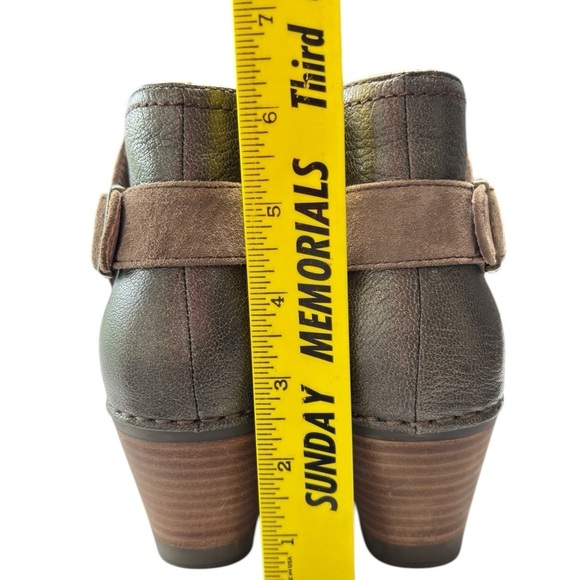 Dansko Shirley Ankle Booties Stacked Wedge Heel Gray Taupe Womens Sz 37  7.5 / 8 - Picture 9 of 15